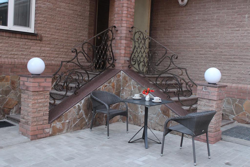 Отель Barin House Сумы Экстерьер фото