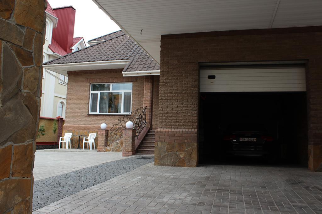 Отель Barin House Сумы Экстерьер фото